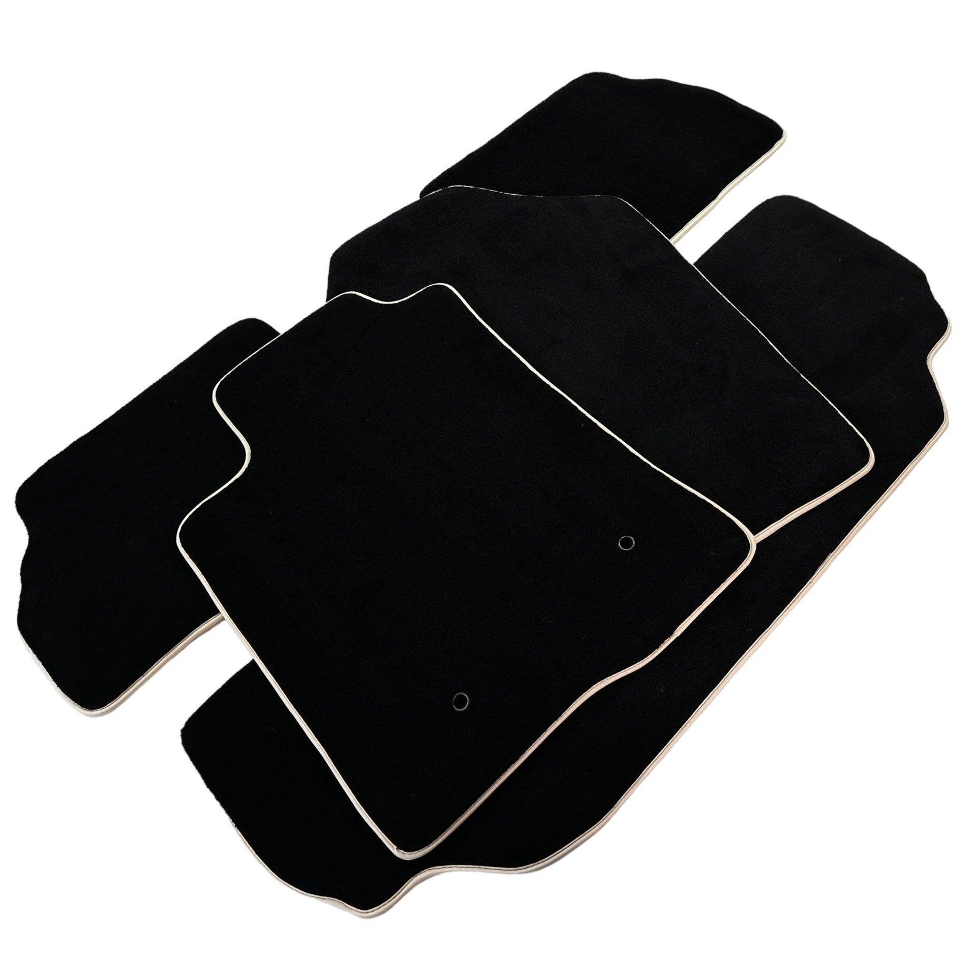 Black Floor Mats For Toyota Corolla Verso (2004-2009) - AutoWin
