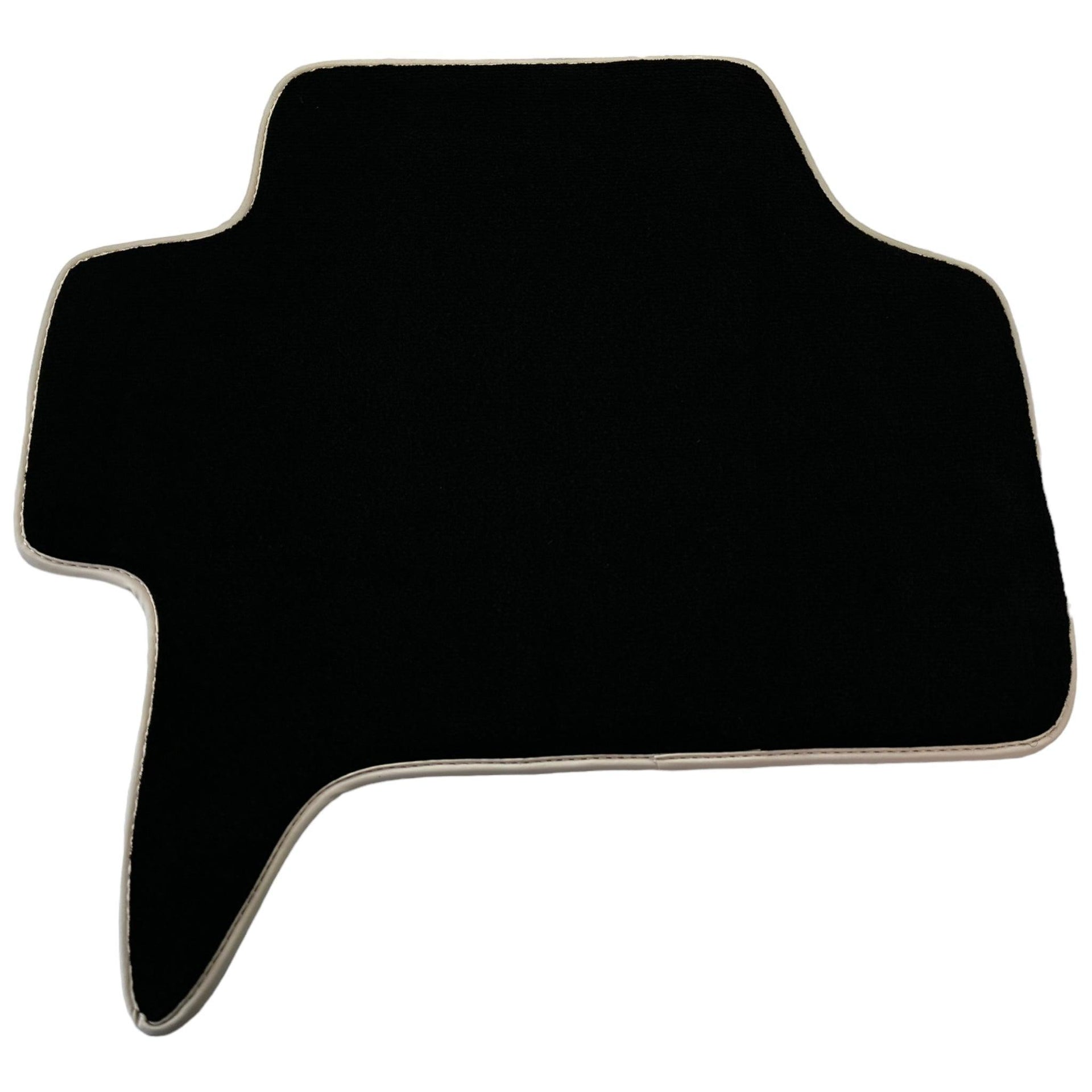 Black Floor Mats For Mitsubishi Pajero Sport (2009-2015) - AutoWin