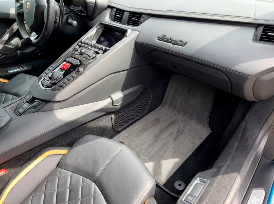 Tapis de voiture gris Sur mesure pour Lamborghini Aventador