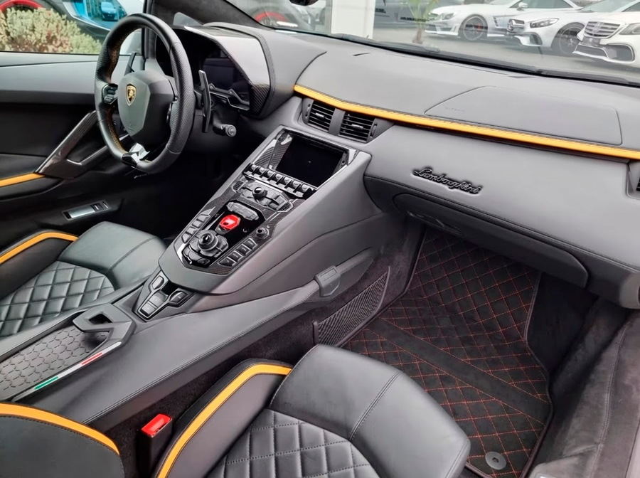 Tappetini in Alcantara Personalizzabili per Lamborghini