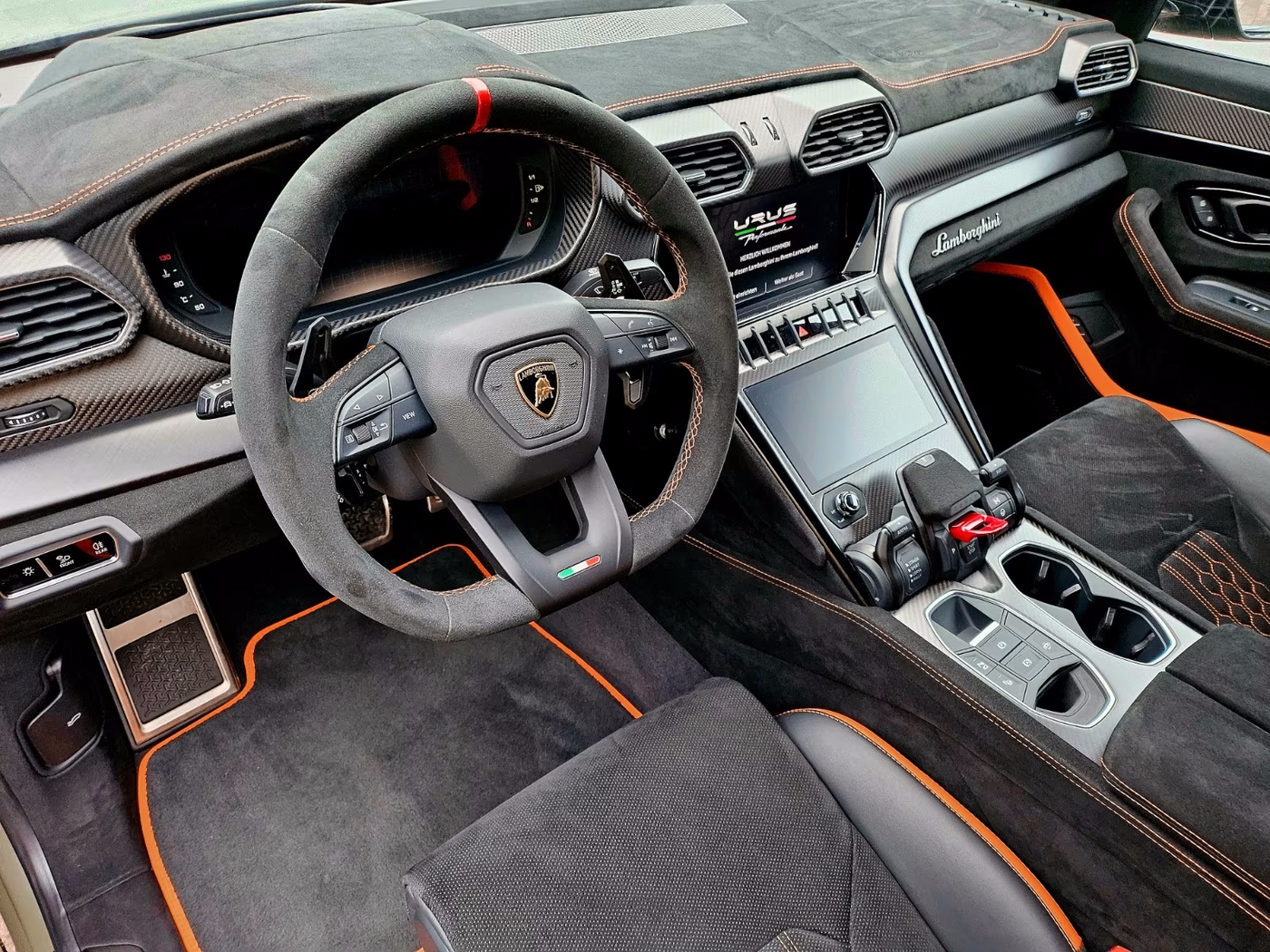 Tapis de voiture personnalisables pour Lamborghini Urus noir avec cercles orange
