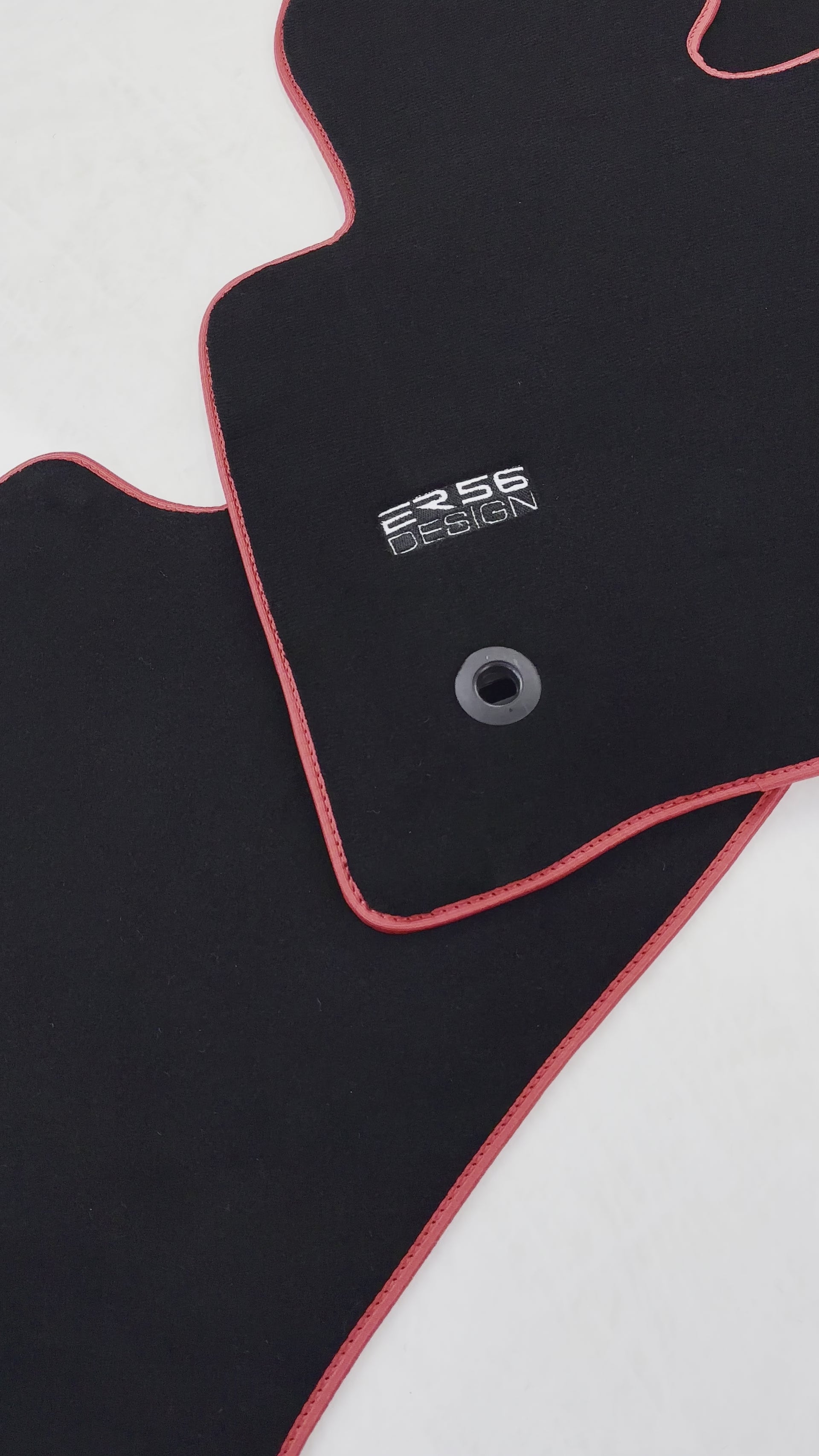 Schwarze Fußmatten für Toyota Land Cruiser 200 (2008–2012) mit rotem Rand | ER56-Design - ER56 Design