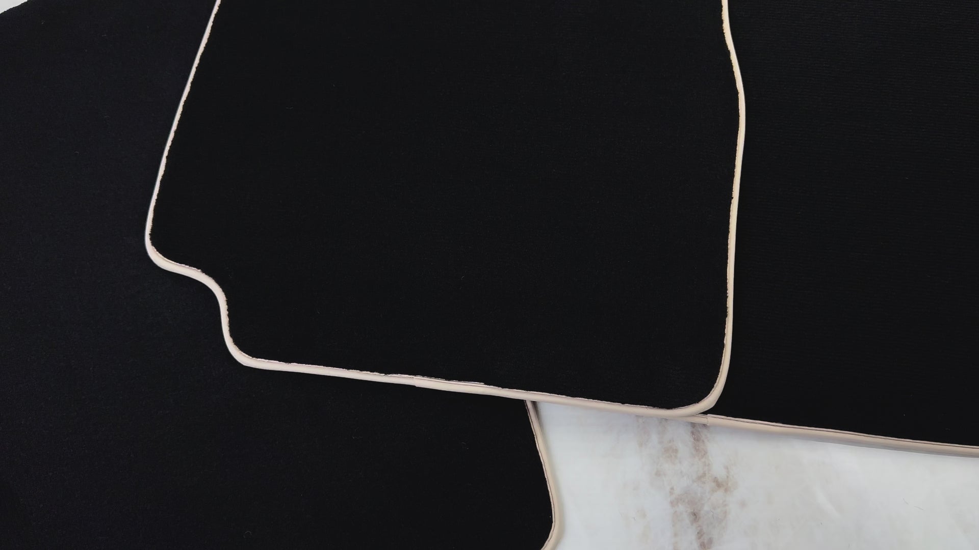 Alfombrillas Negros para Nissan Patrol (1988-1998) | Ribete Beige - AutoWin