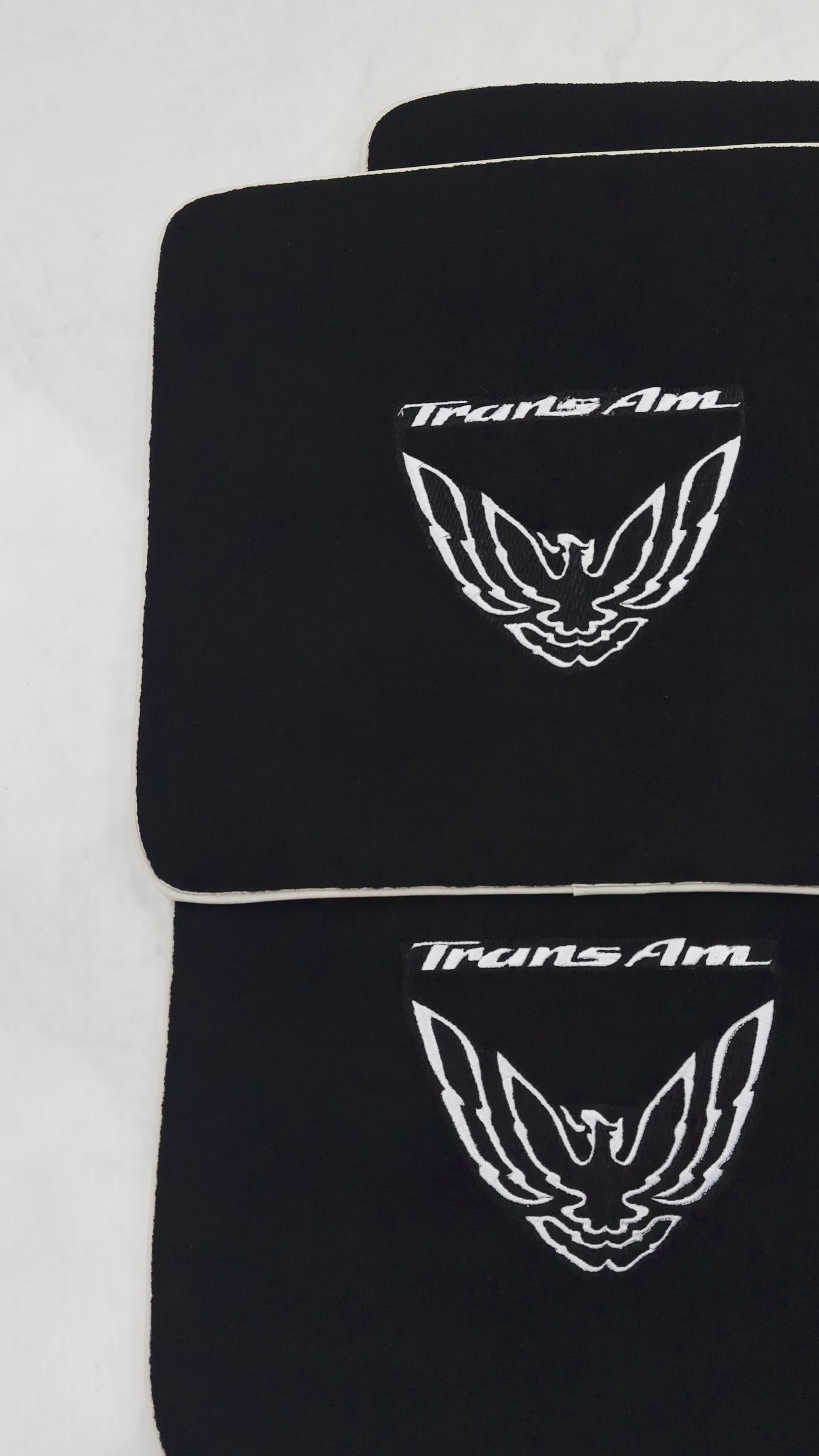 Tapis de voiture noir avec garniture beige pour Pontiac FireBird (1970-1981) Trans Am - AutoWin