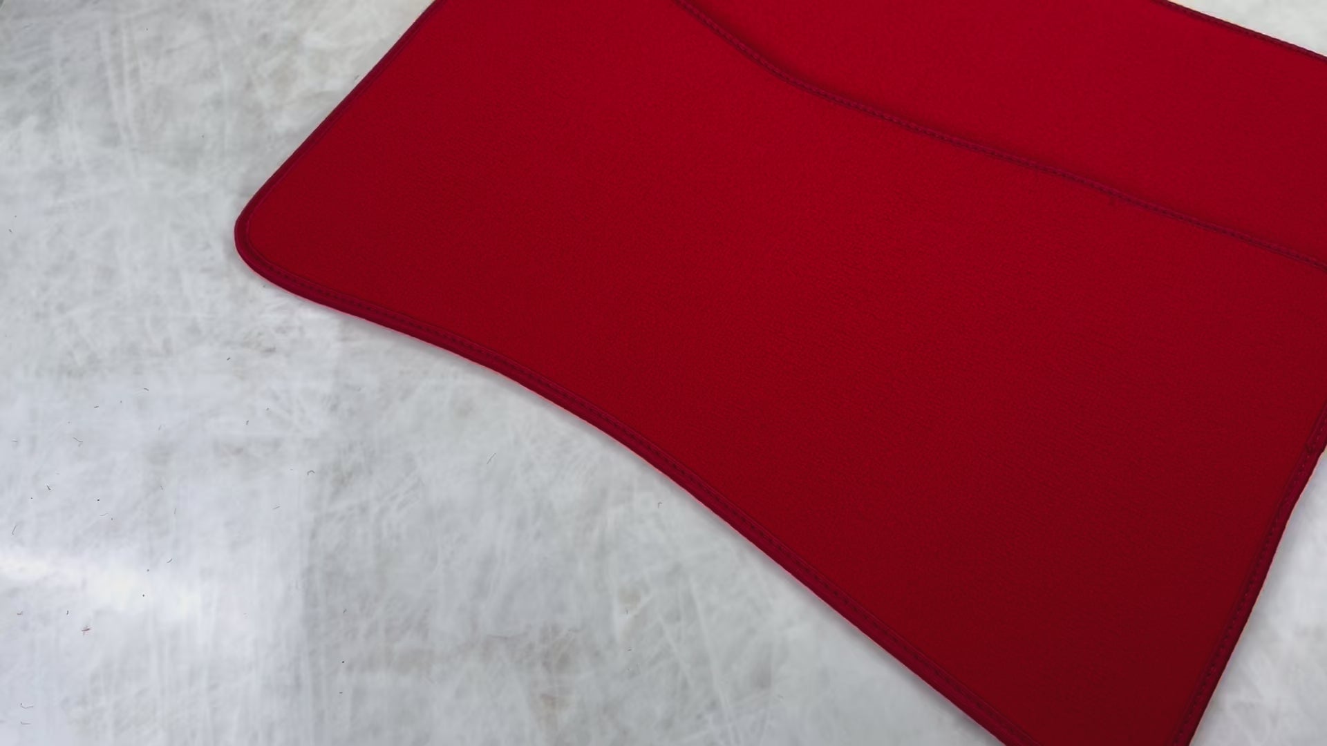 Tapis de voiture rouges pour Chevrolet Corvette C3 (1968-1982) - AutoWin