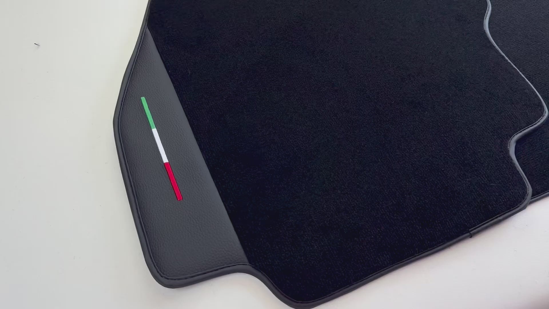 Tappetini per auto Ferrari 328 GTS 1985-1989 in pelle | Edizione Italiana - AutoWin.EU