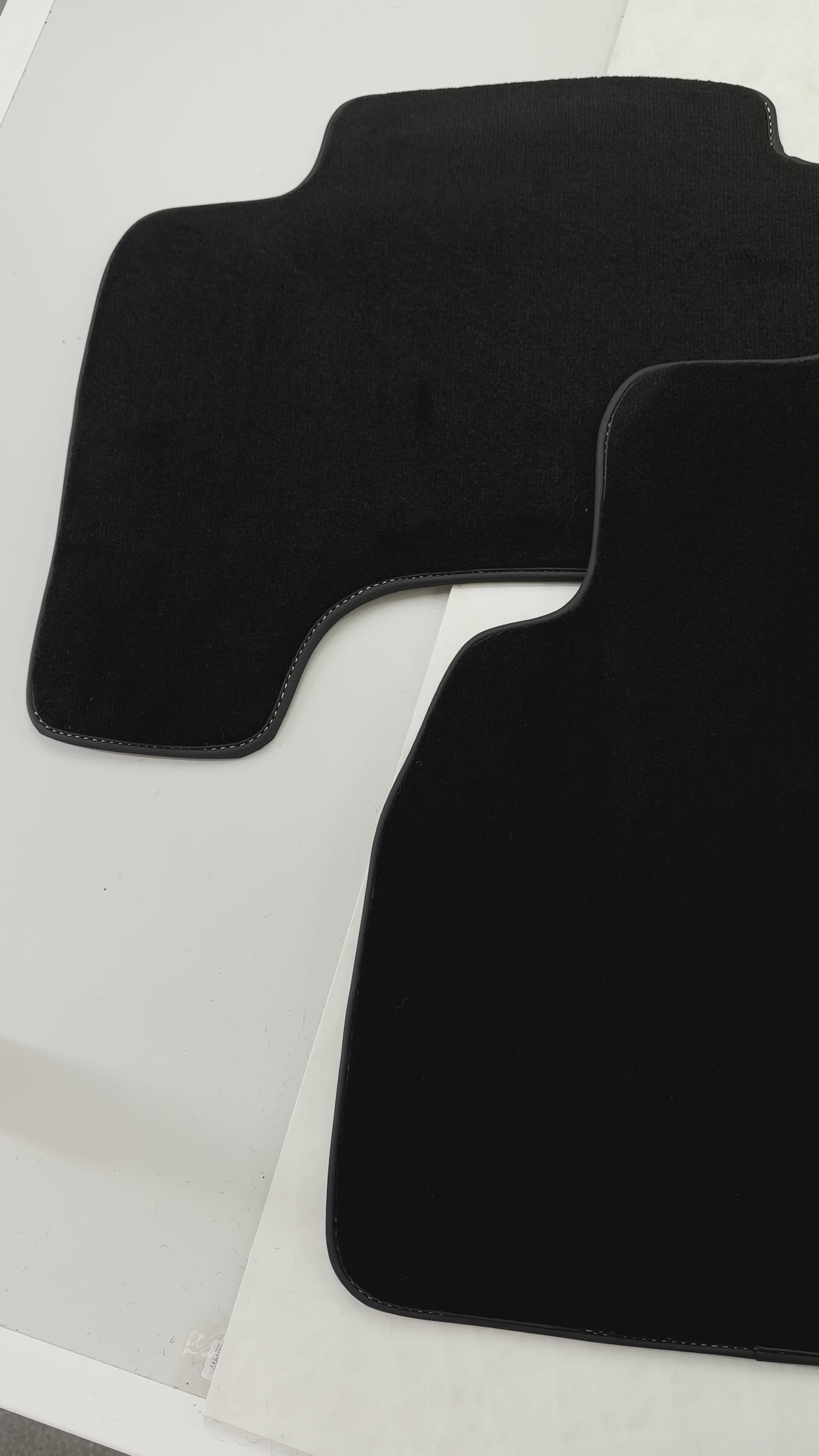 Alfombrillas negras para Toyota Land Cruiser 80 (1985-1997) - AutoWin