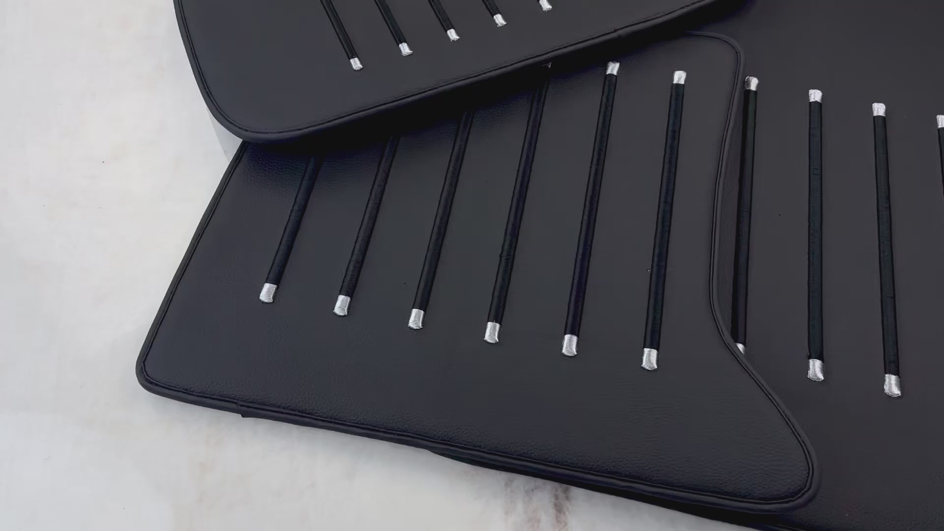 Leder-Fußmatten für Rolls Royce Spectre (2023–2024), Schwarz - AutoWin.EU