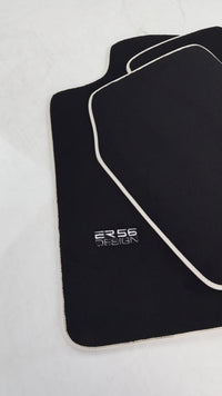 Tappetini neri per auto per Toyota Hilux (1998-2005) Design ER56