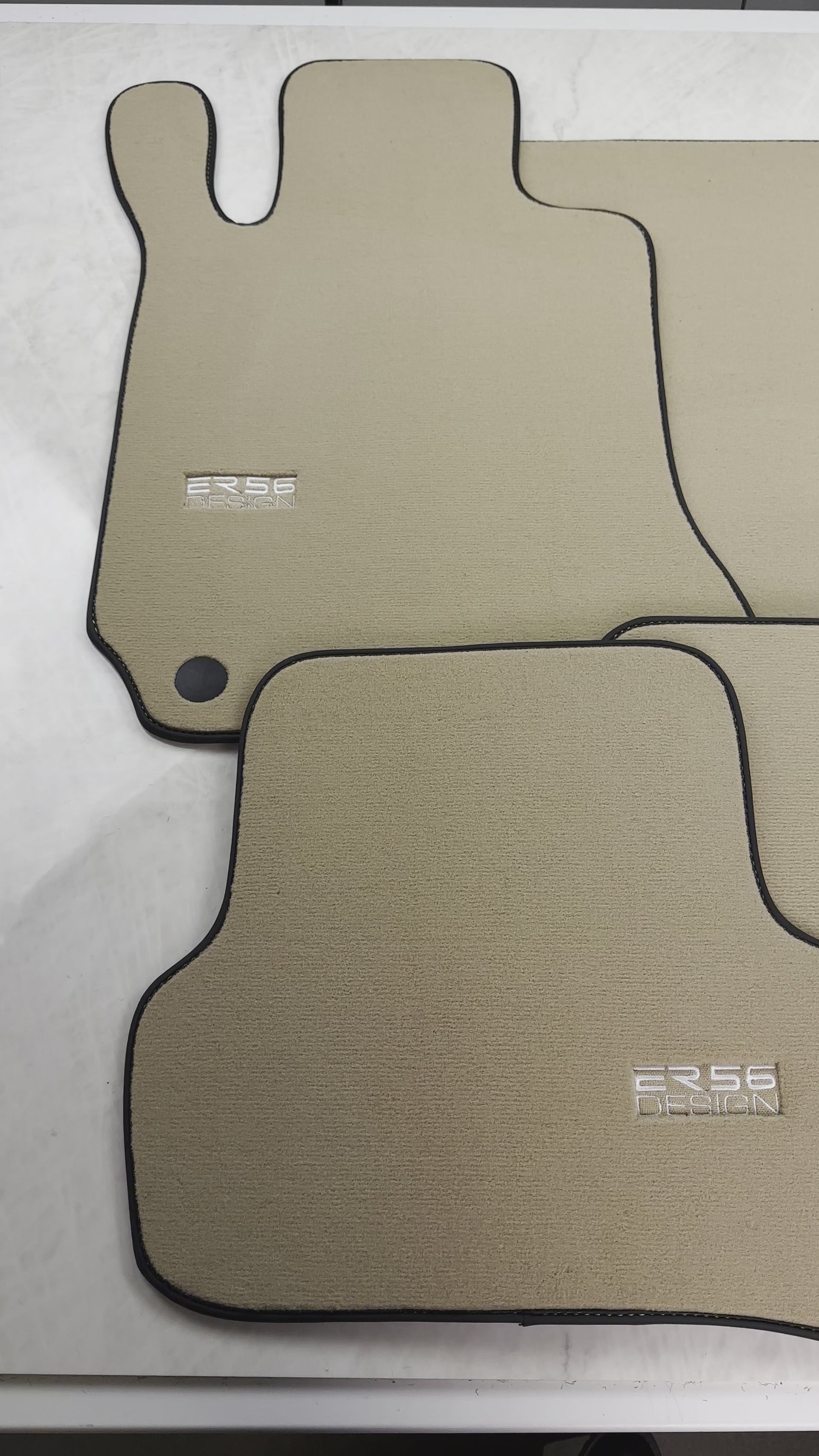 Alfombrillas beige para Mercedes-Benz C-Class W204 (2007-2014) - AutoWin