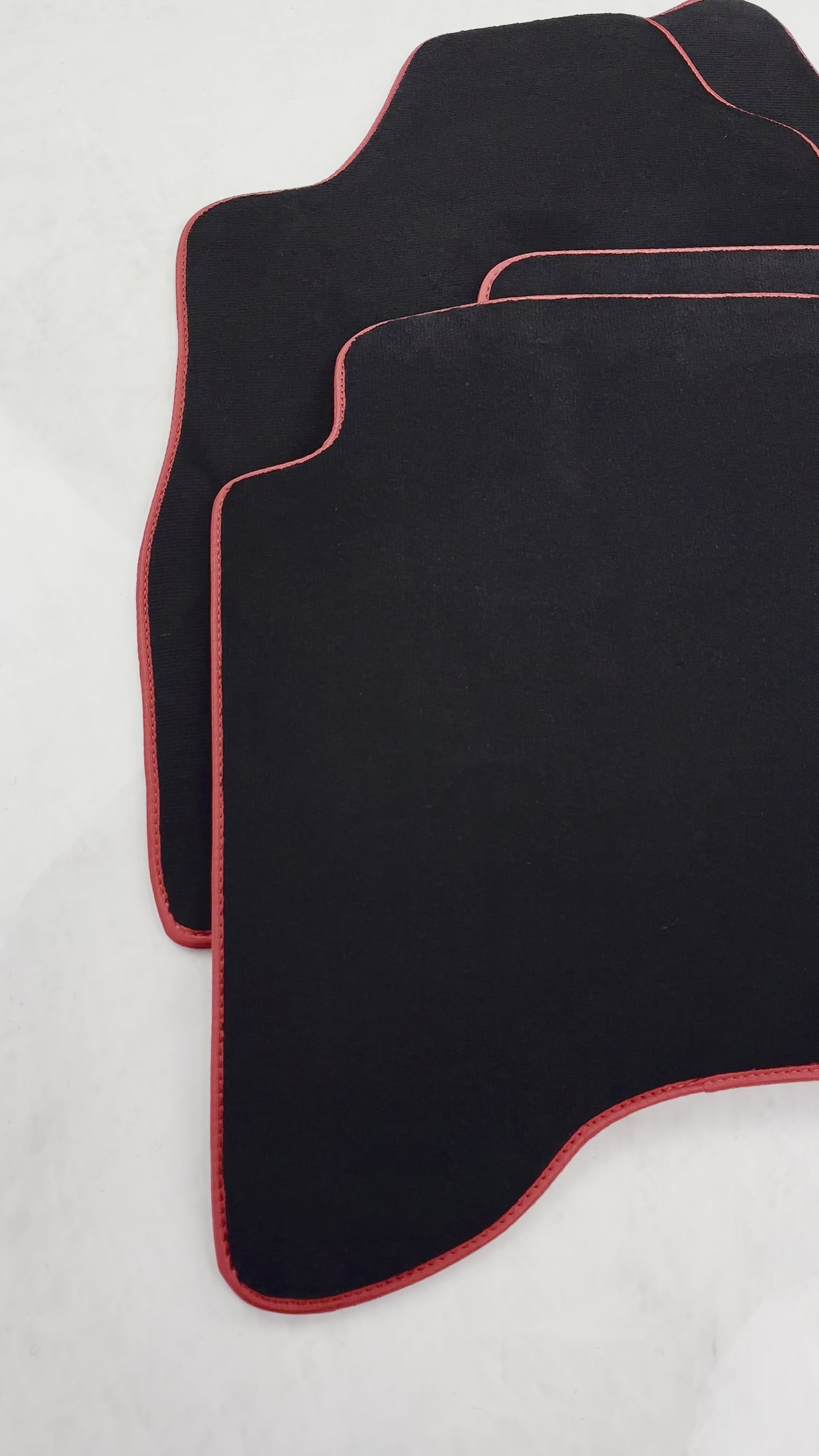 Tappetini per auto neri per Toyota Land Cruiser 90 (1997-2003) trim rosso | Design ER56 - ER56 Design