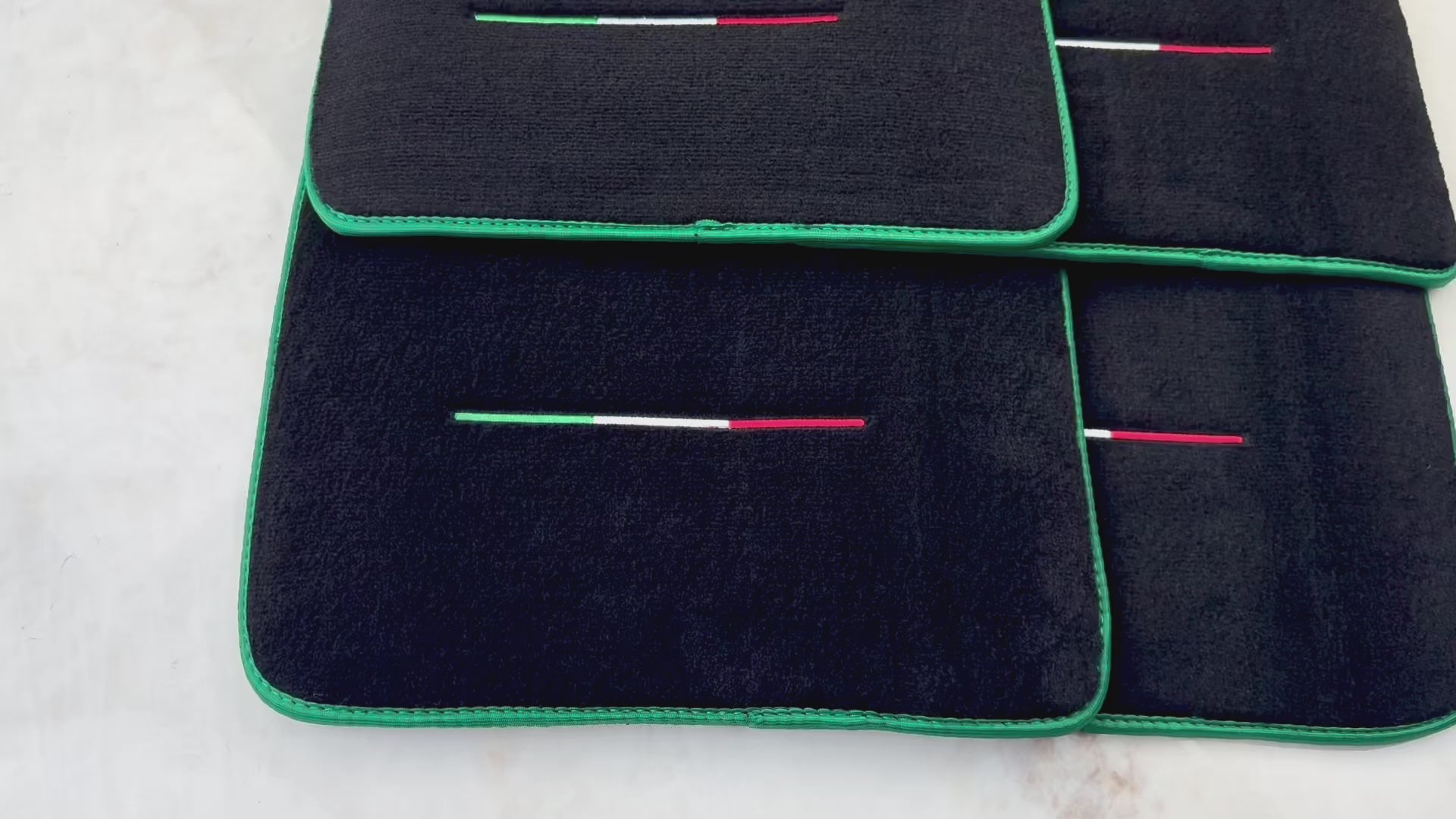 Alfombrillas de coche negras para Ferrari Purosangue con ribete verde | Edición Italiana - AutoWin