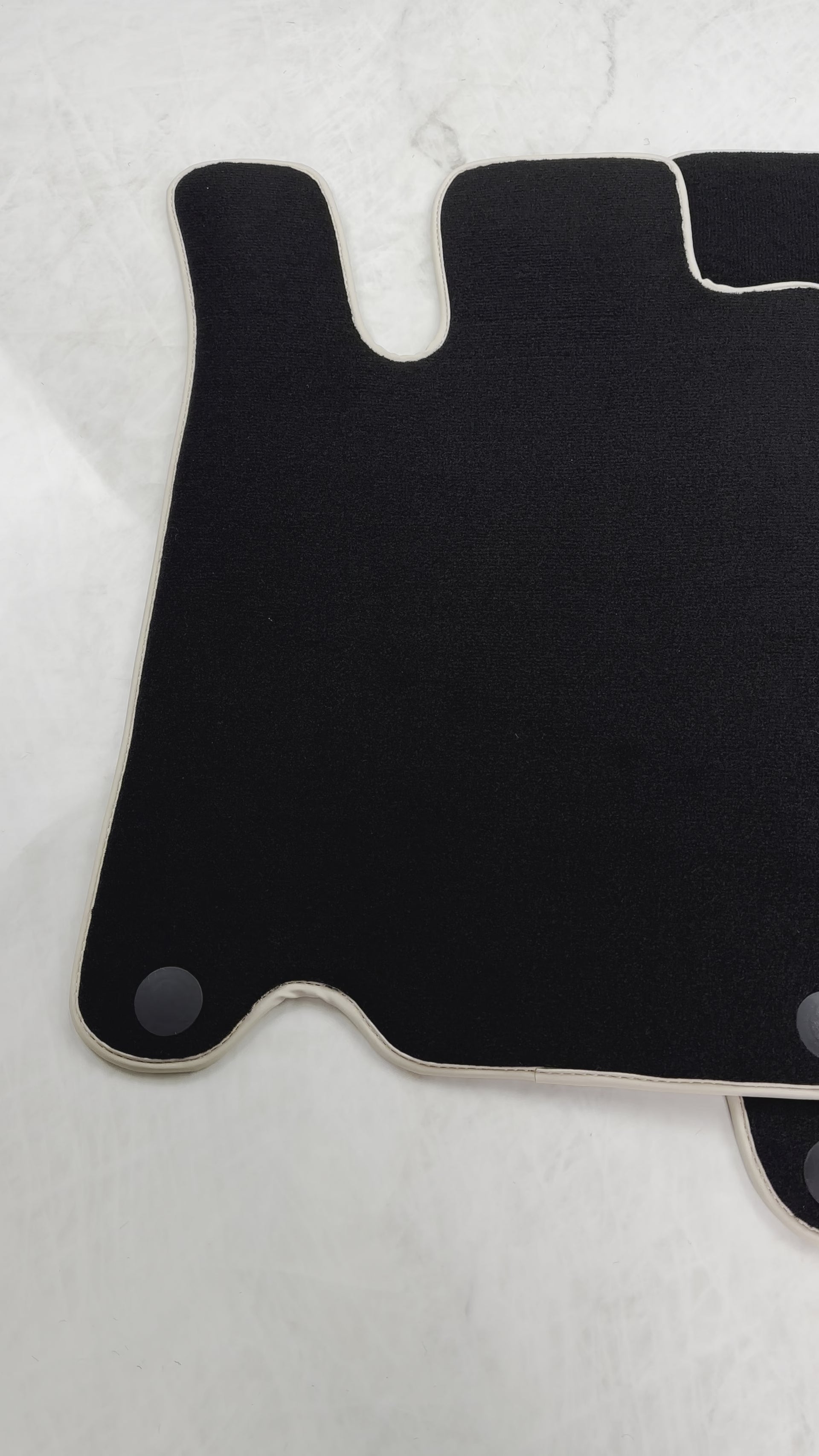 Tapis de voiture noirs pour Mercedes-Benz SL-Class R230 (2001-2012) avec bord beige - AutoWin