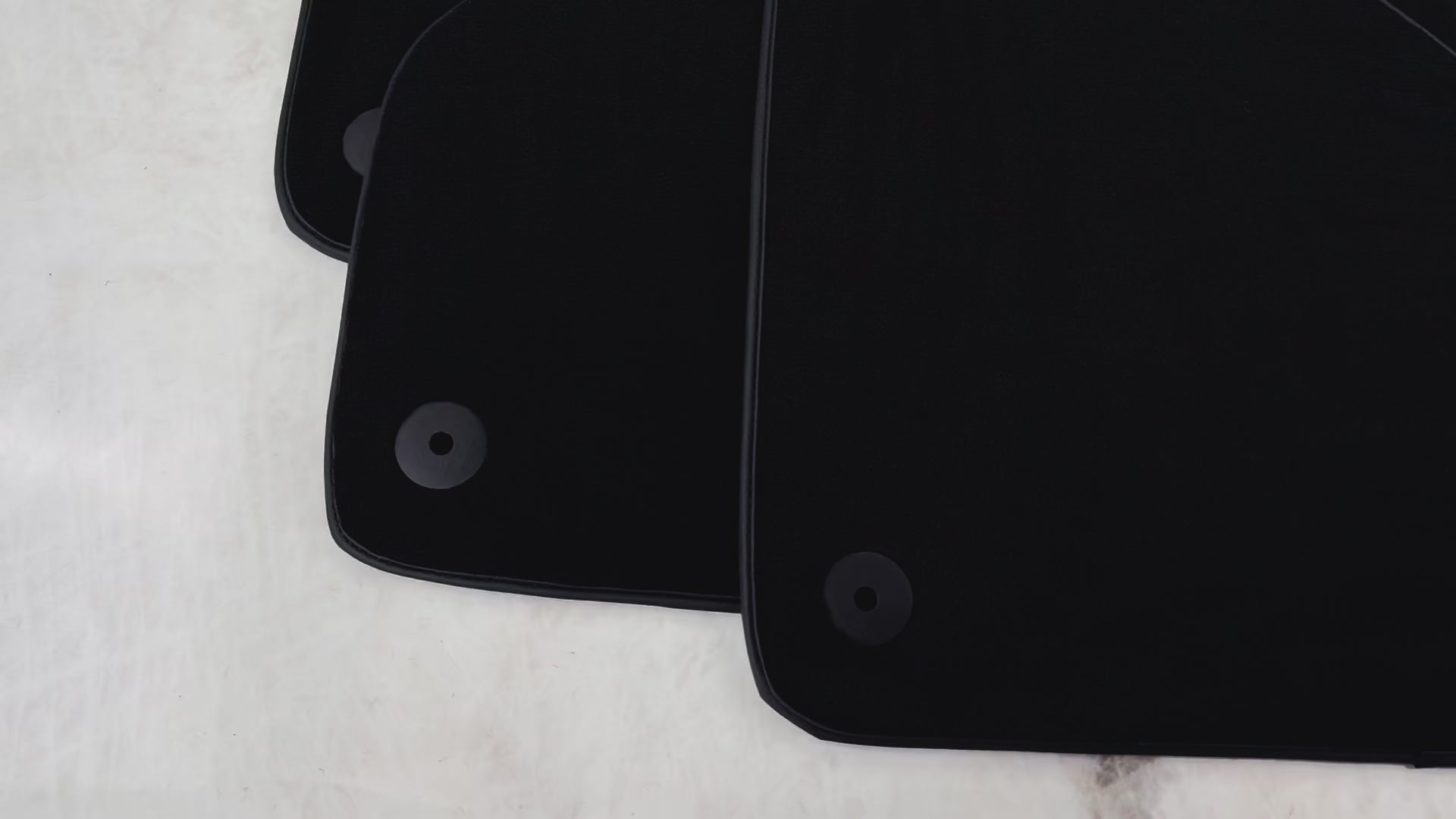 Tappetini per auto neri per Aston Martin DBX (2020–2023) - AutoWin