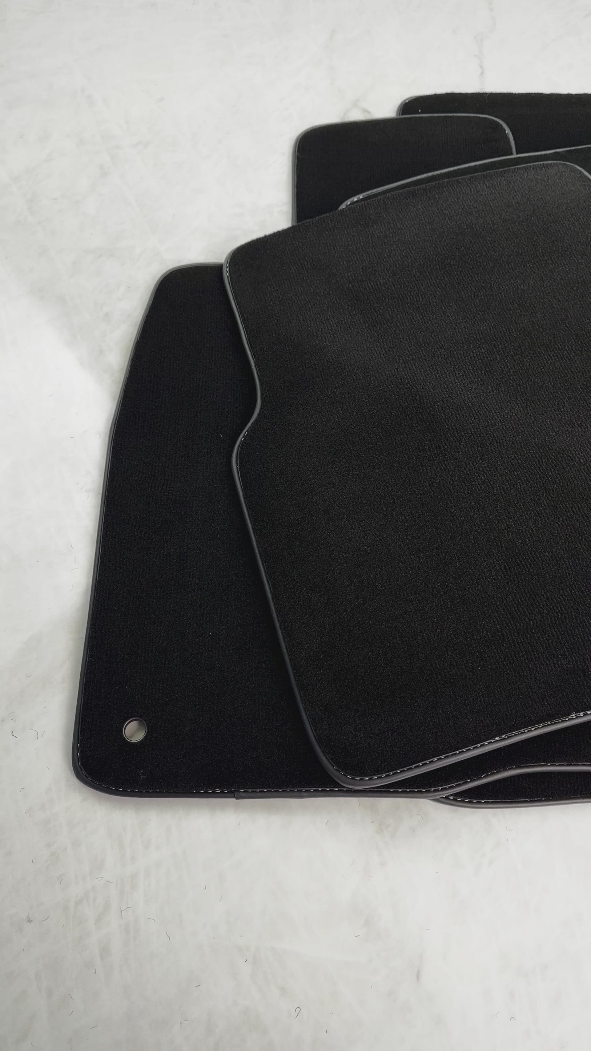 Schwarze Fußmatten für Kia Sportage (2010–2016). - AutoWin