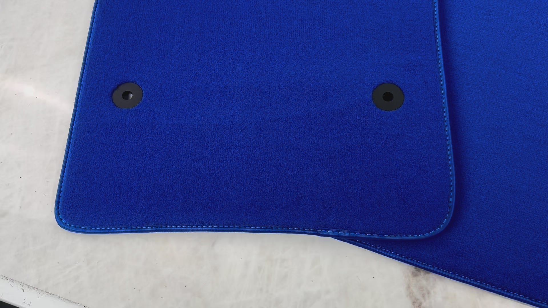 Tappeti per auto blu per Chevrolet Corvette C8 (2020-2024) - AutoWin.EU