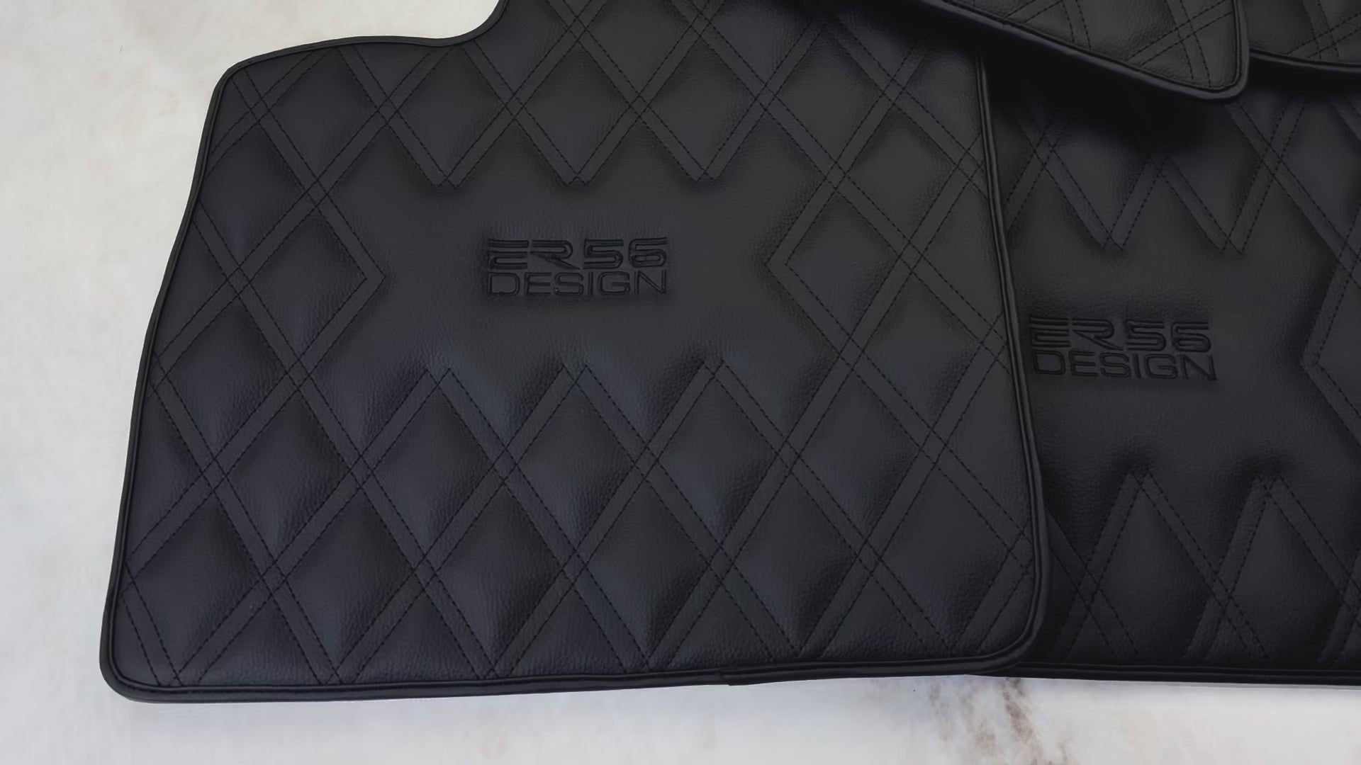 Tapis de voiture noirs pour Bentley Continental GT (2003–2011) avec cuir | Design ER56 - AutoWin