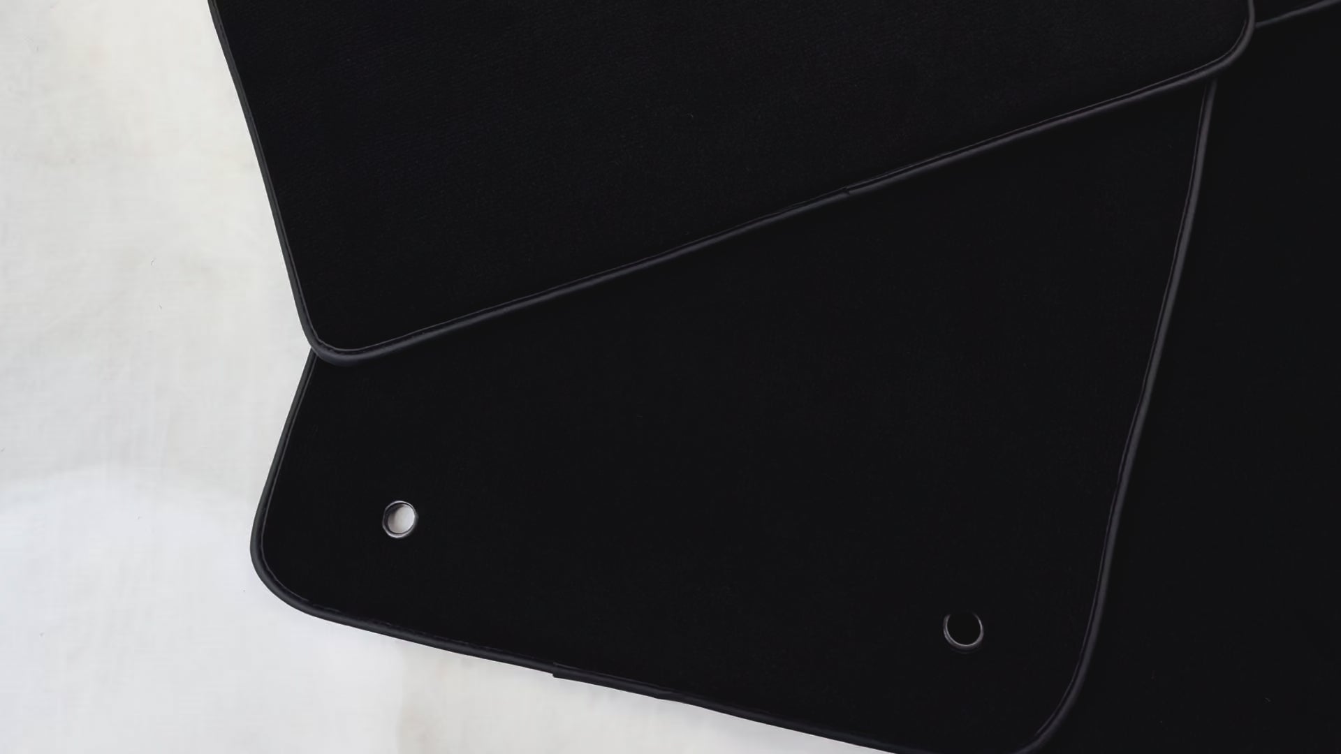 Mats de coche negros para Jeep Grand Cherokee WK2 (2011-2023) Doble fijación - AutoWin