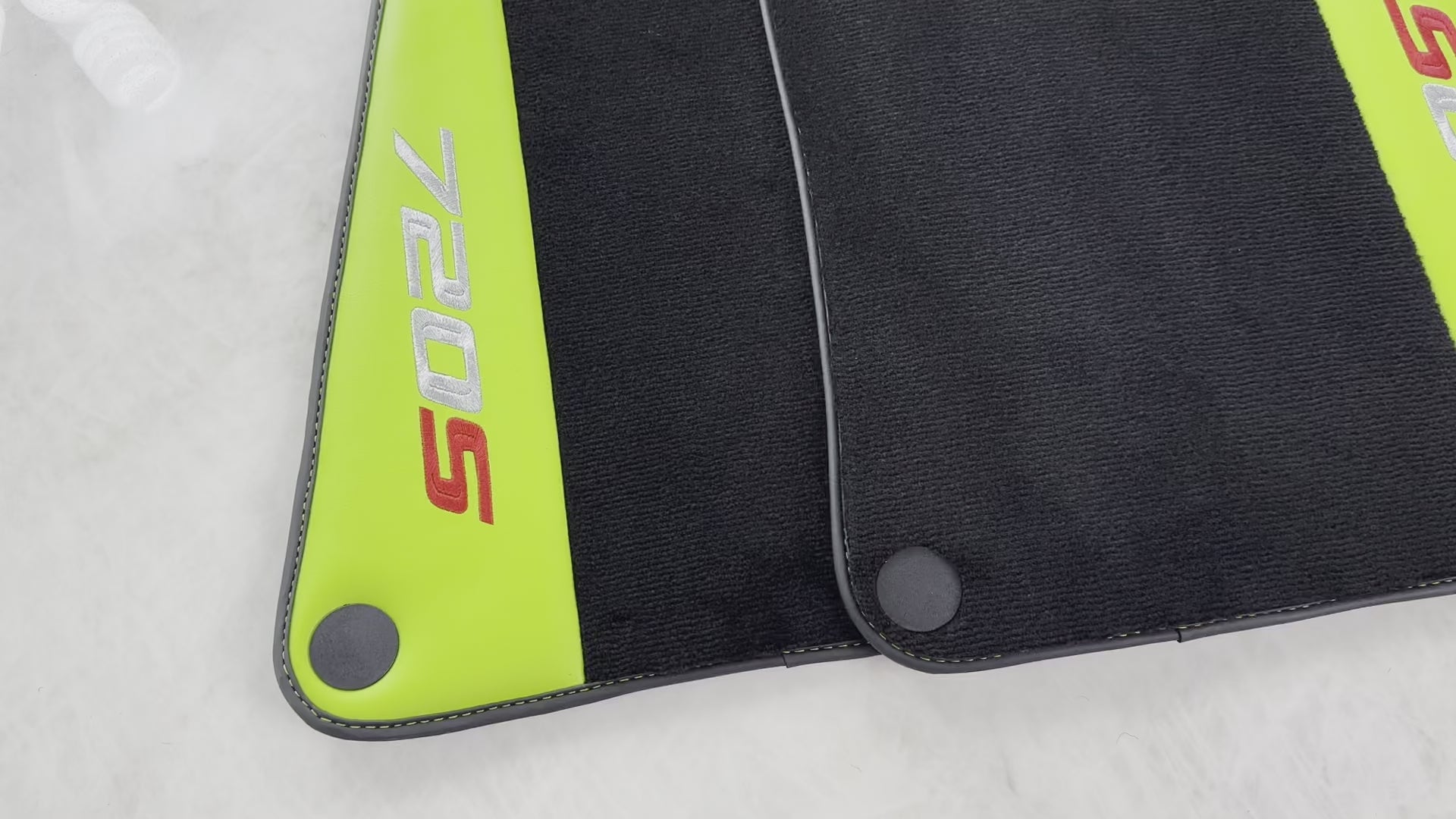 Alfombrillas negras para automóviles para McLaren 720S año 2017-2021 con cuero verde - AutoWin