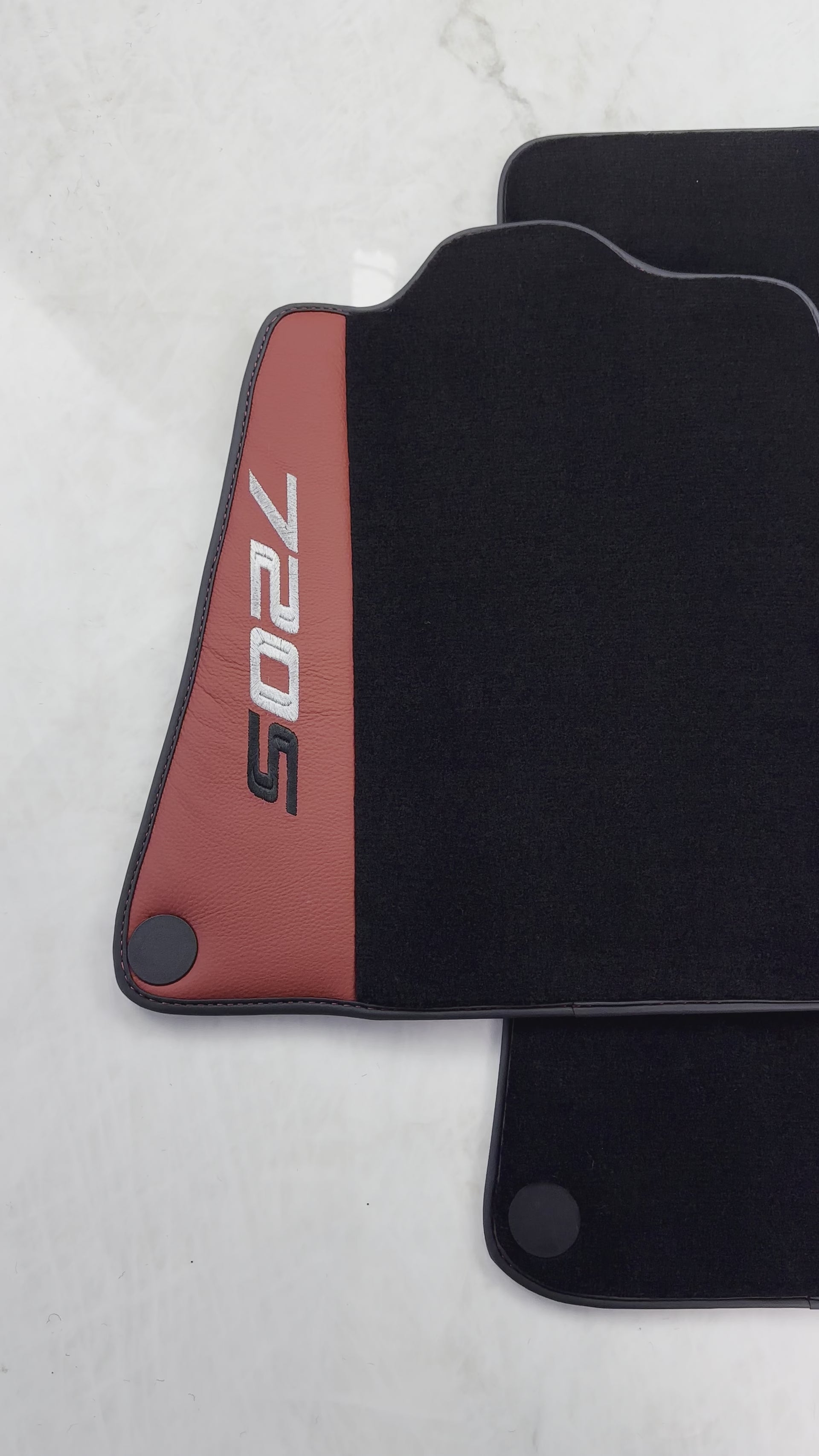 Alfombrillas negras para McLaren 720S (2017-2021) con cuero rojo - AutoWin