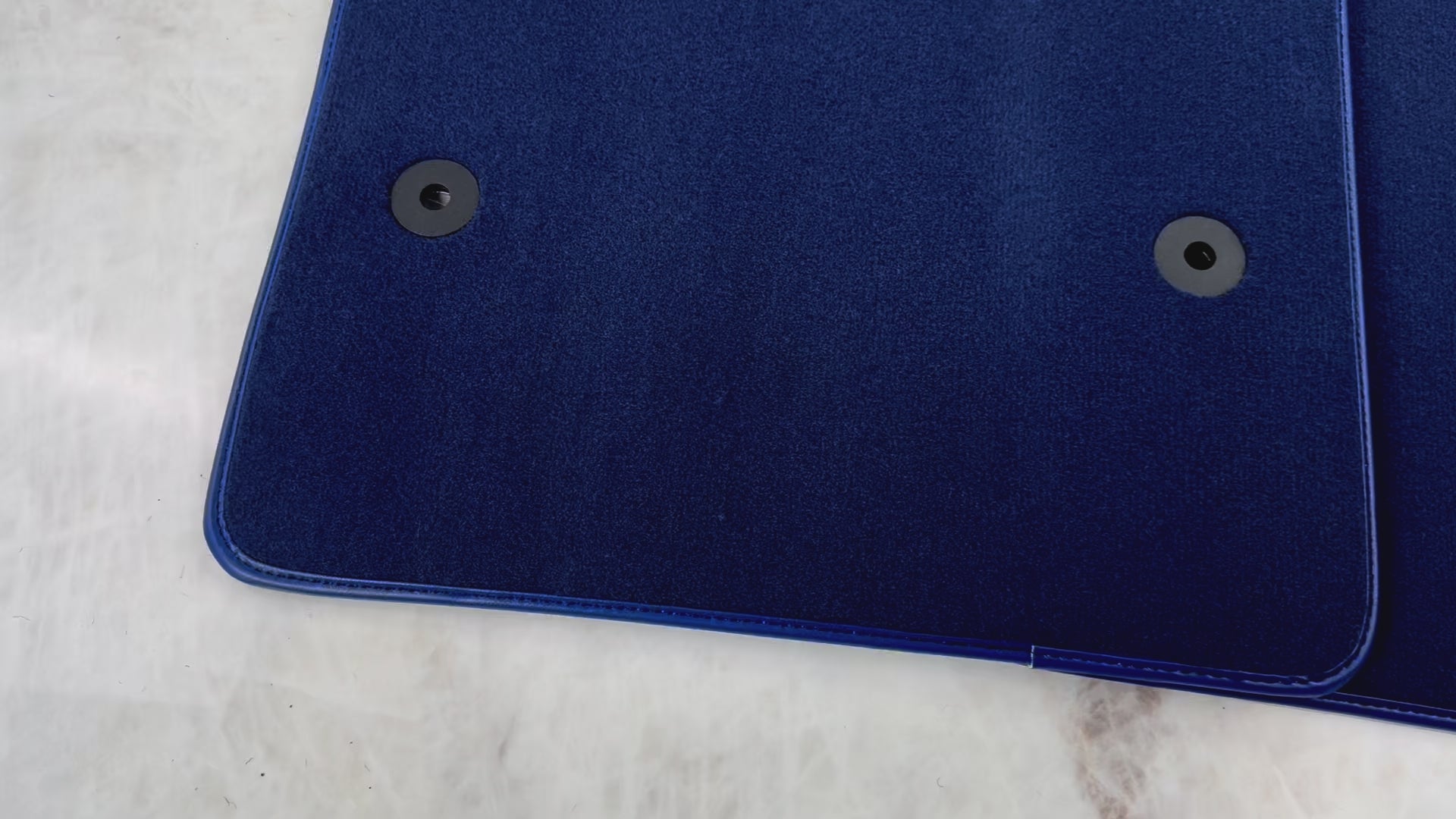 Tappetini blu scuro per Chevrolet Corvette C8 (2020-2024) - AutoWin