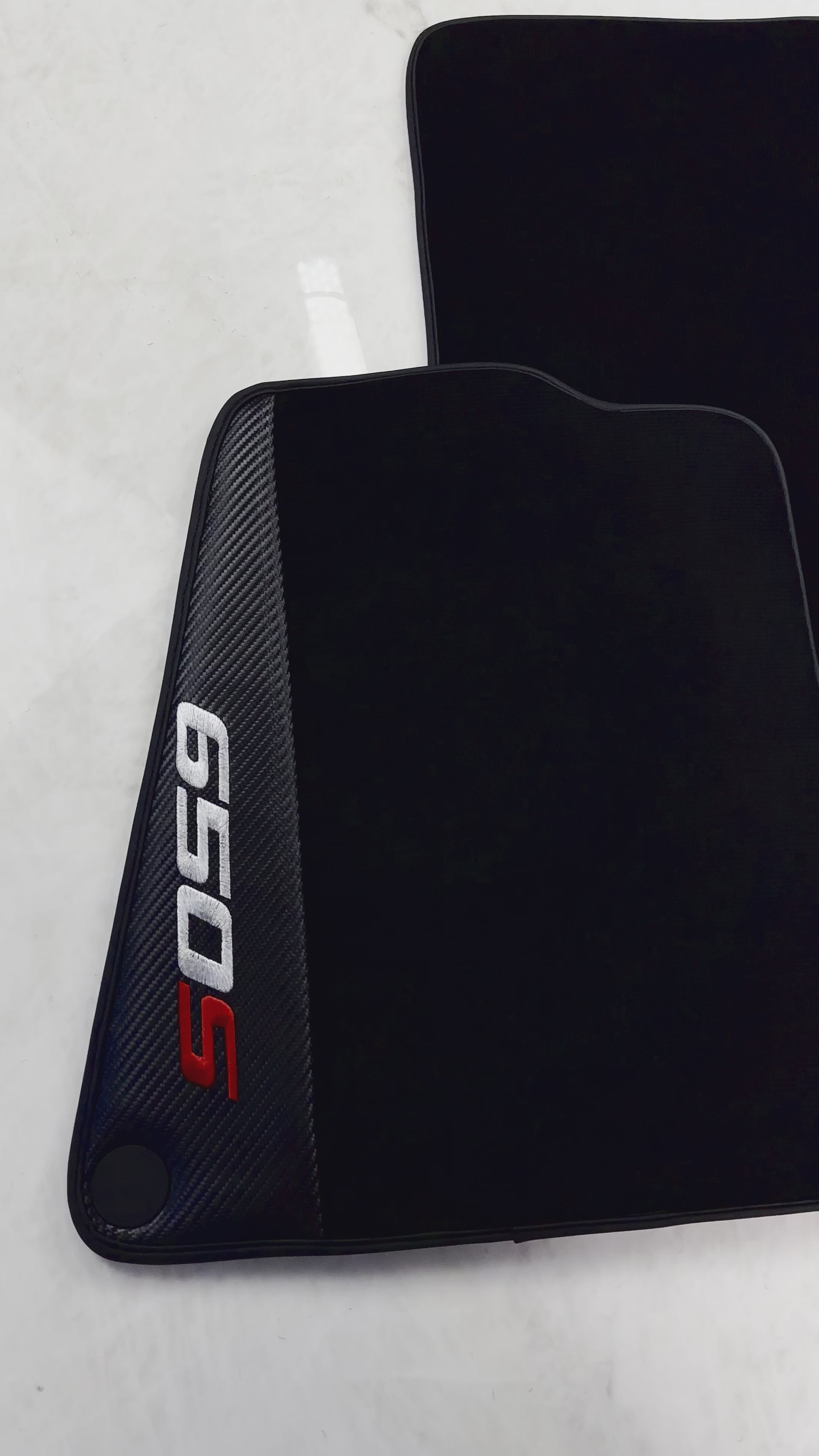 Alfombrillas de coche negras para McLaren 650S personalizadas con cuero de carbono - AutoWin.EU