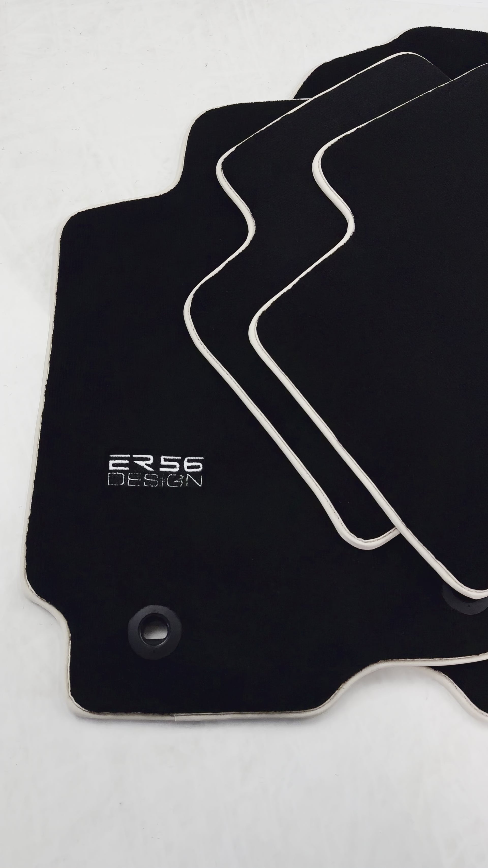 Alfombrillas Negras para Autos para Toyota RAV4 (2013-2018) Diseño ER56 - ER56 Design