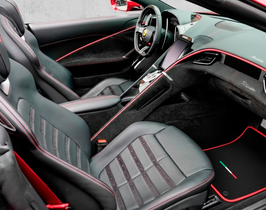 Tapis de voiture noirs pour Ferrari Roma (2021-2024) Édition Italienne avec bord rouge