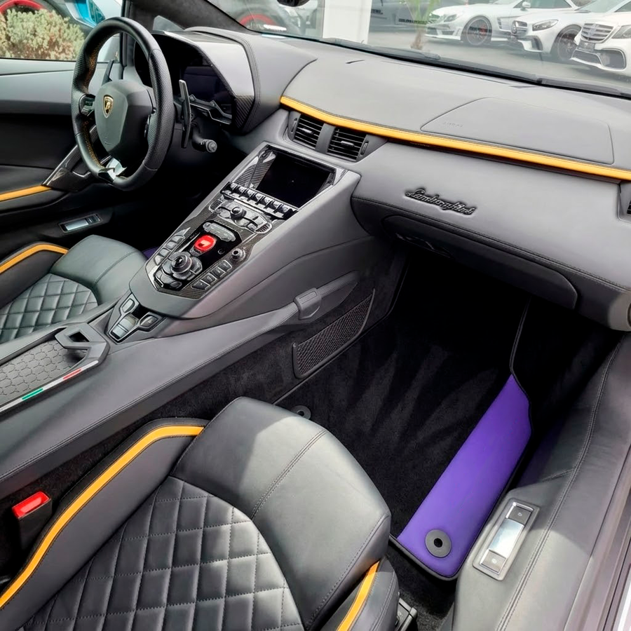 Tapis de voiture en cuir violet sur mesure pour Lamborghini