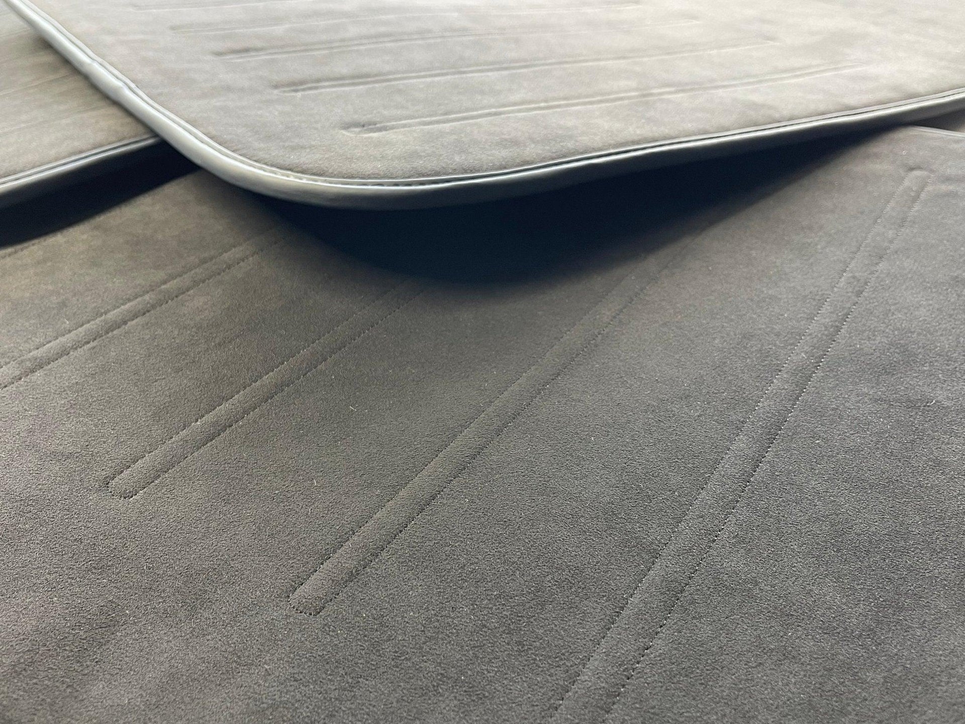 Alcantara Floor Mats For Rolls Royce Black Badge Dawn - AutoWin