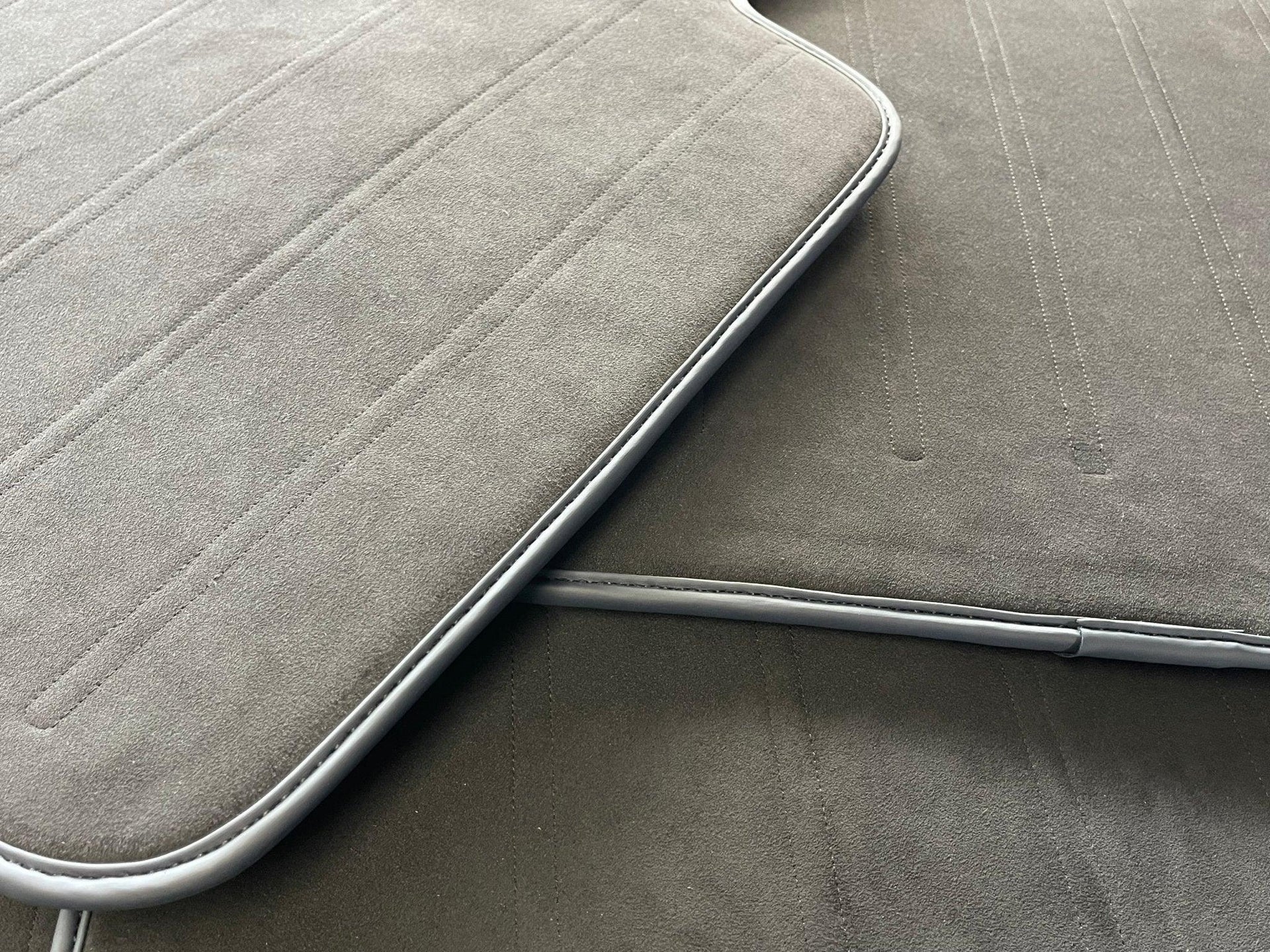 Alcantara Floor Mats For Rolls Royce Black Badge Dawn - AutoWin