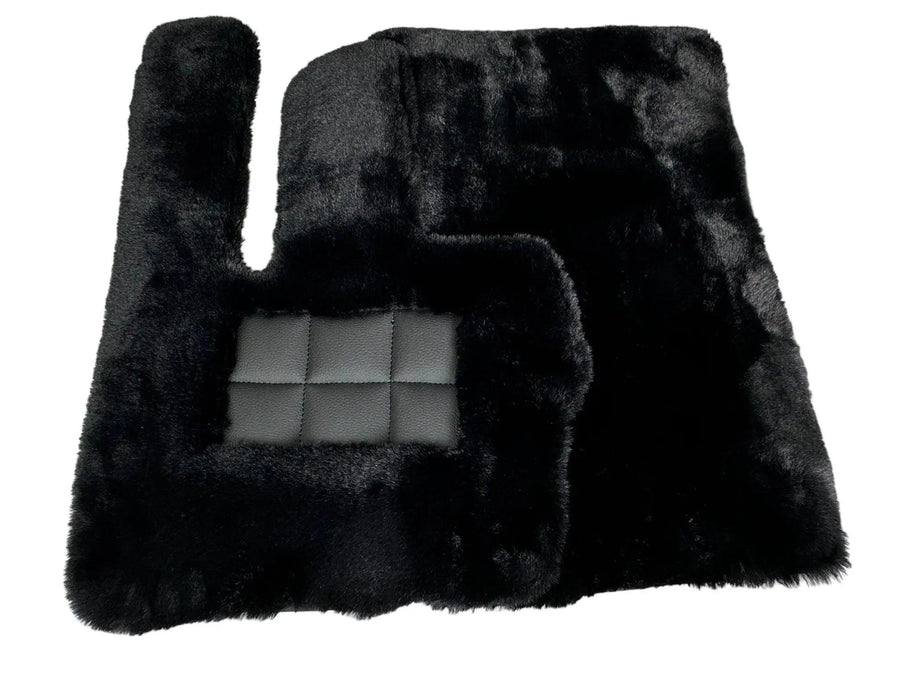 Black Sheepskin Floor Mats For Mercedes Benz E-Class W212 Sedan Facelift (2013-2016) | ER56 Design - AutoWin